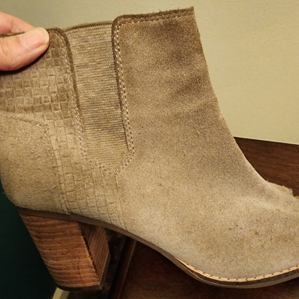 TOMS Lunata Suede Distressed Stacked Heel AnkleBootie Size 7.5 - Picture 6 of 13